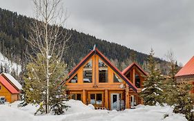 Beautiful Rustic Chalet In The Heart Of Rockies